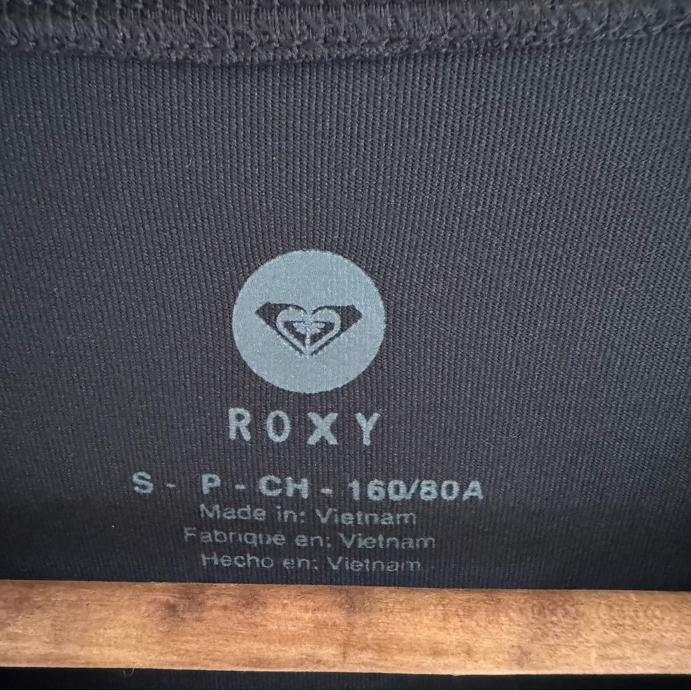 Roxy Rash Guard Small - Picture 3 of 5